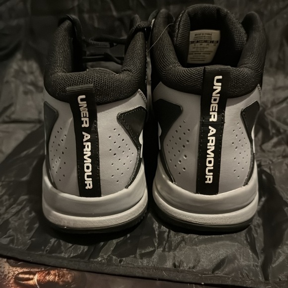 Under Armor - Picture 2 of 4